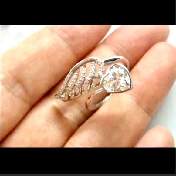 💥SALE💥Angel’s Wing & Heart 1.5ct Heart Moissanite Ring - Picture 3 of 7